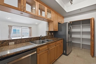 Newer three level Townhome, one block to the fabulous La Costa - photo 20