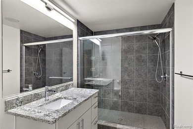Lowest price in the Fifth for this perfectly appointed, turnkey - photo 10
