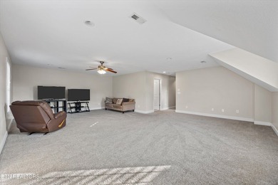 Discover the best of both worlds! This beautiful 3-bedroom, 2 - photo 25