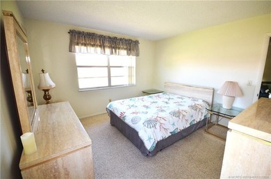 Wow! Act fast! FURNISHED, 2/2, corner unit, light & bright & - photo 6