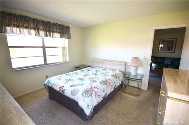 Wow! Act fast! FURNISHED, 2/2, corner unit, light & bright & - photo 7