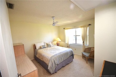 Wow! Act fast! FURNISHED, 2/2, corner unit, light & bright & - photo 9