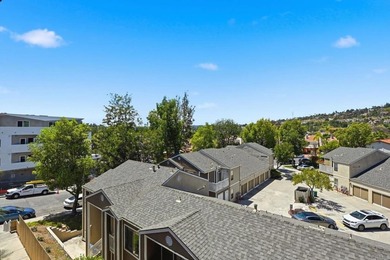 Newer three level Townhome, one block to the fabulous La Costa - photo 36