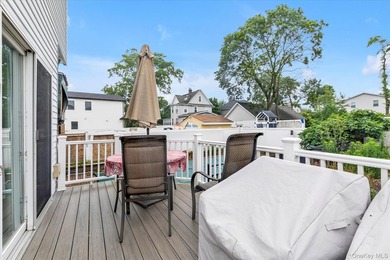 Welcome to this beautifully maintained Colonial-style home that - photo 12