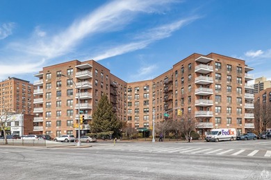 This commercial medical office condo situated right one Queens - photo 1