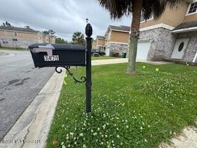 TENANT OCCUPIED - 48-HOUR NOTICE TO VIEW - CALL TO SET UP AN - photo 3