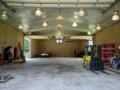 If you've been looking for a turnkey hunting, farming, or - photo 29