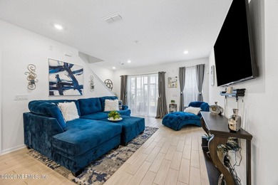 Discover the perfect blend of modern living and community charm - photo 4