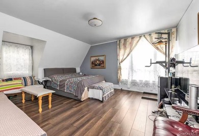 Nestled on a 13980sqft lot, this spacious single-family - photo 8