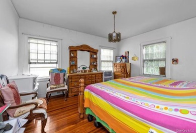Nestled on a 13980sqft lot, this spacious single-family - photo 9