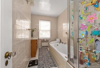 Nestled on a 13980sqft lot, this spacious single-family - photo 10