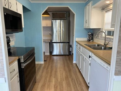 This charming 1248 square foot mobile home, built in 1982 by - photo 3