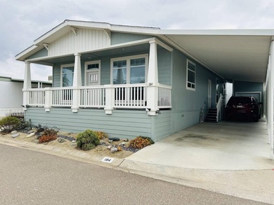 This home was built in 2017, 1422 sq ft and in pristine - photo 1