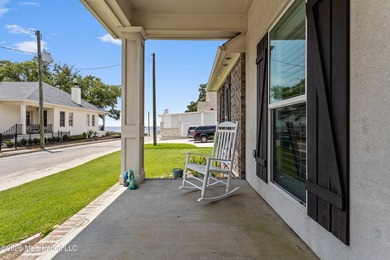 Beautiful home off the Beach, Open Floor plan, Kitchen, Den with - photo 4