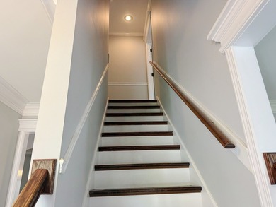 This Colonial style residence presents four bedrooms and two and - photo 2