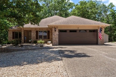 Lovingly cared for, quality built, pristine home on a 1/2 acre - photo 1
