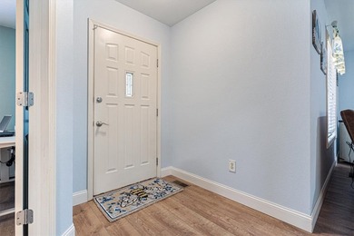 Lovingly cared for, quality built, pristine home on a 1/2 acre - photo 3