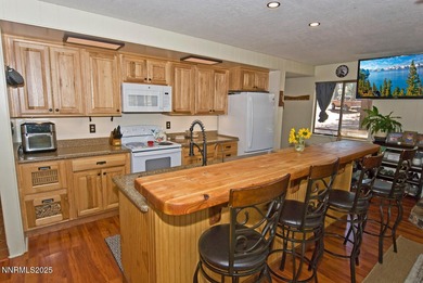 This cozy and comfortable, recently updated home would make the - photo 13