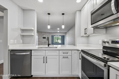This beautifully renovated 2-bedroom, 2-bath ground-floor condo - photo 14