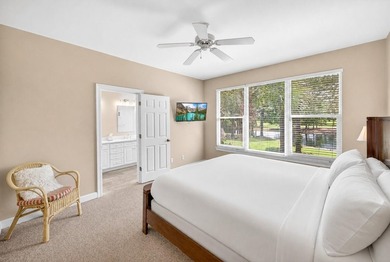 Immaculate and beautifully maintained, this fully furnished - photo 16