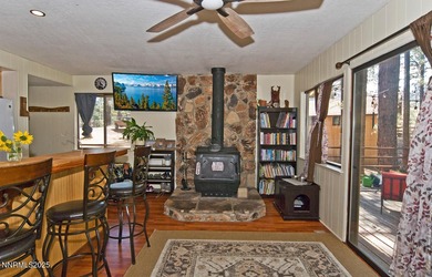 This cozy and comfortable, recently updated home would make the - photo 19