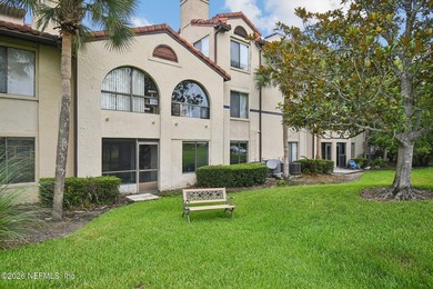 This beautifully renovated 2-bedroom, 2-bath ground-floor condo - photo 22