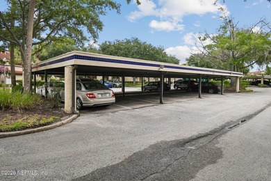 This beautifully renovated 2-bedroom, 2-bath ground-floor condo - photo 23