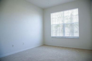 Lovely 3 bedroom 2 bath 2 car garage located in Heritage Oaks at - photo 3