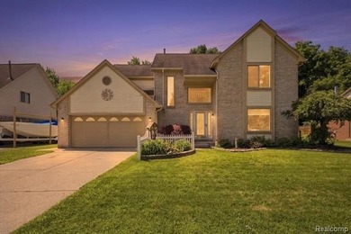 Welcome to 28108 Ruby Ct! Nestled on a quiet Cul de Sac, this - photo 1