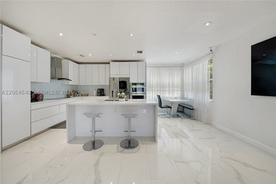 Welcome to this cozy and beautifully 4 bedrooms 2 1/2 bathrooms - photo 5