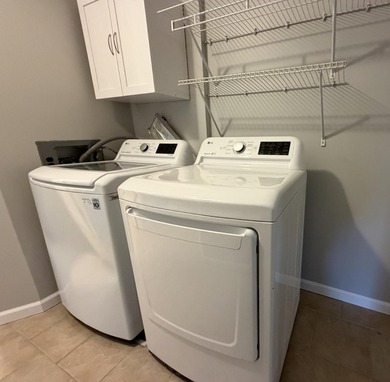 Beautifully updated unit throughout, including Kitchen with - photo 12