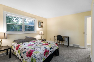 Nestled on a beautiful 1.1-acre lot in a peaceful country - photo 27