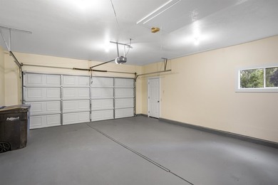 Nestled on a beautiful 1.1-acre lot in a peaceful country - photo 39