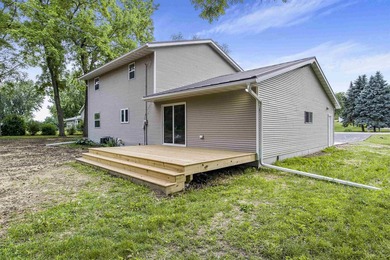 Nestled on a beautiful 1.1-acre lot in a peaceful country - photo 42