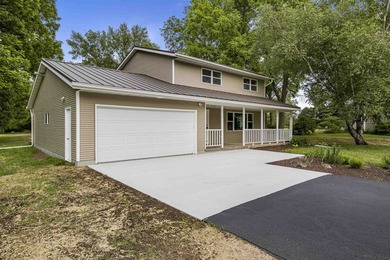 Nestled on a beautiful 1.1-acre lot in a peaceful country - photo 50