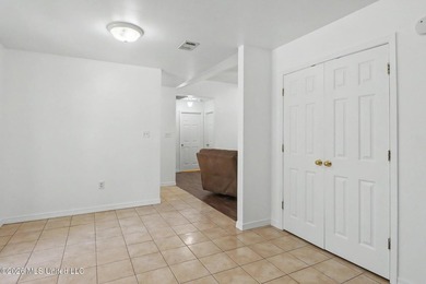 Pristine and move-in ready in the heart of Long Beach! Pride of - photo 6