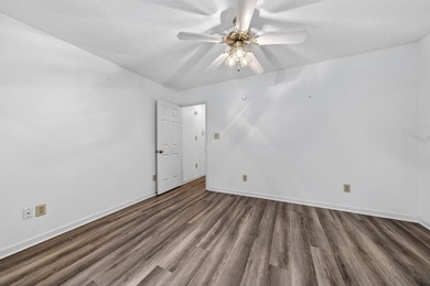 RARE OPPORTUNITY!! All-Brick Pool Home on 0.67 Acre lot with NO - photo 12