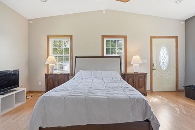 Perfectly situated just moments from Gramercy Park, this - photo 4