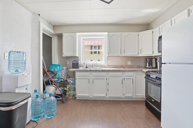 Perfectly situated just moments from Gramercy Park, this - photo 8