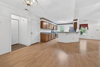 RARE OPPORTUNITY!! All-Brick Pool Home on 0.67 Acre lot with NO - photo 19