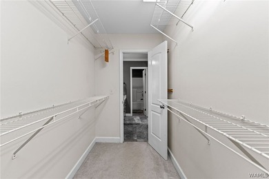 Enjoy the ultimate lakefront lifestyle, fully furnished and - photo 20