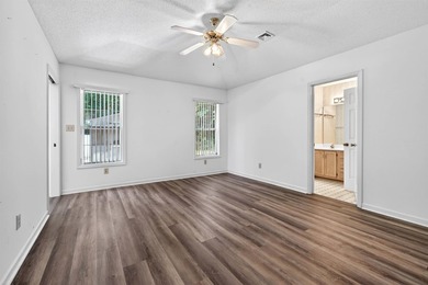 RARE OPPORTUNITY!! All-Brick Pool Home on 0.67 Acre lot with NO - photo 21