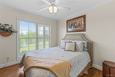 Enjoy the ultimate lakefront lifestyle, fully furnished and - photo 25