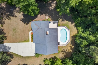 RARE OPPORTUNITY!! All-Brick Pool Home on 0.67 Acre lot with NO - photo 28