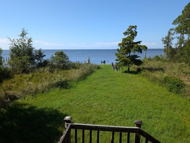 Tucked away on Choctawhatchee Bay, this charming Florida cottage - photo 30