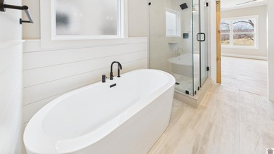 Welcome to your dream waterfront villa at 362 Moon Bay, Kuttawa - photo 31