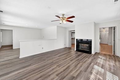 RARE OPPORTUNITY!! All-Brick Pool Home on 0.67 Acre lot with NO - photo 32