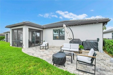 Experience the ultimate in Florida living at Veranda Gardens! - photo 7