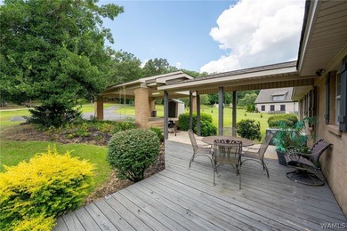 Enjoy the ultimate lakefront lifestyle, fully furnished and - photo 40