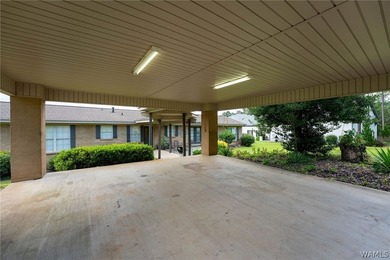 Enjoy the ultimate lakefront lifestyle, fully furnished and - photo 41
